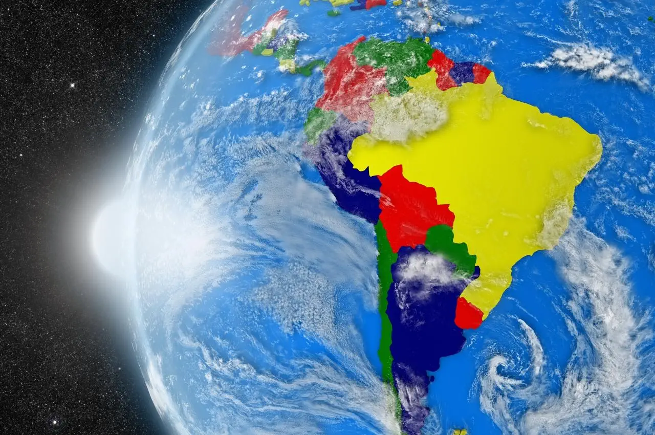 Vista satelital de América del Sur, destacando los países ideales para inversiones de capital de riesgo en América Latina.