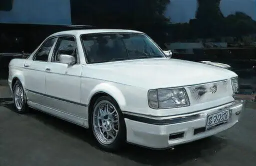 Sedán Volga Siber GAZ blanco, kit de carrocería personalizado