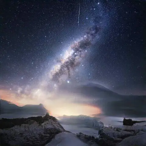 La Vía Láctea sobre un espectacular paisaje nocturno